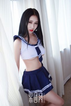 美女跳脱衣舞